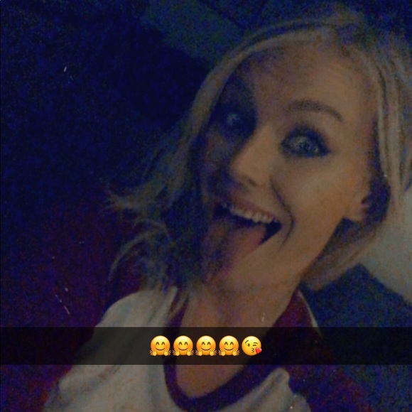 Meet your Posher, Kelli - Picture 3 of 16